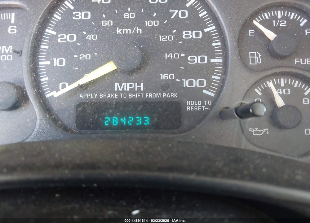 2001 CHEVROLET SILVERADO 1500 LS VIN: 1GCEK19T41E184446