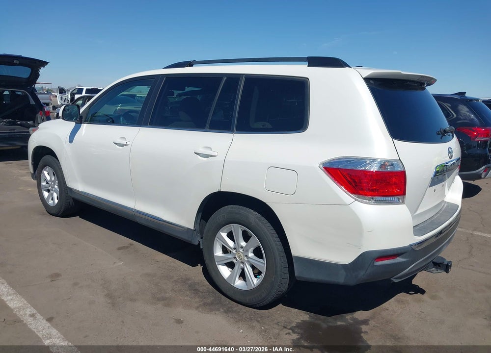 2011 TOYOTA HIGHLANDER BASE V6 VIN: 5TDBK3EH4BS071480