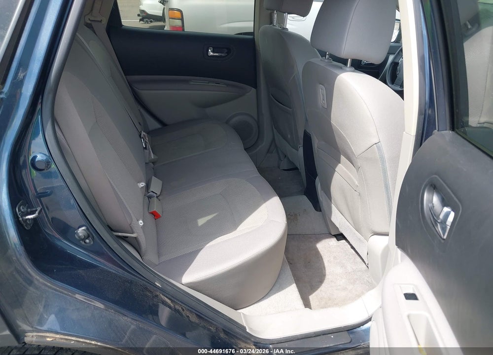 2015 NISSAN ROGUE SELECT S VIN: JN8AS5MT5FW663204