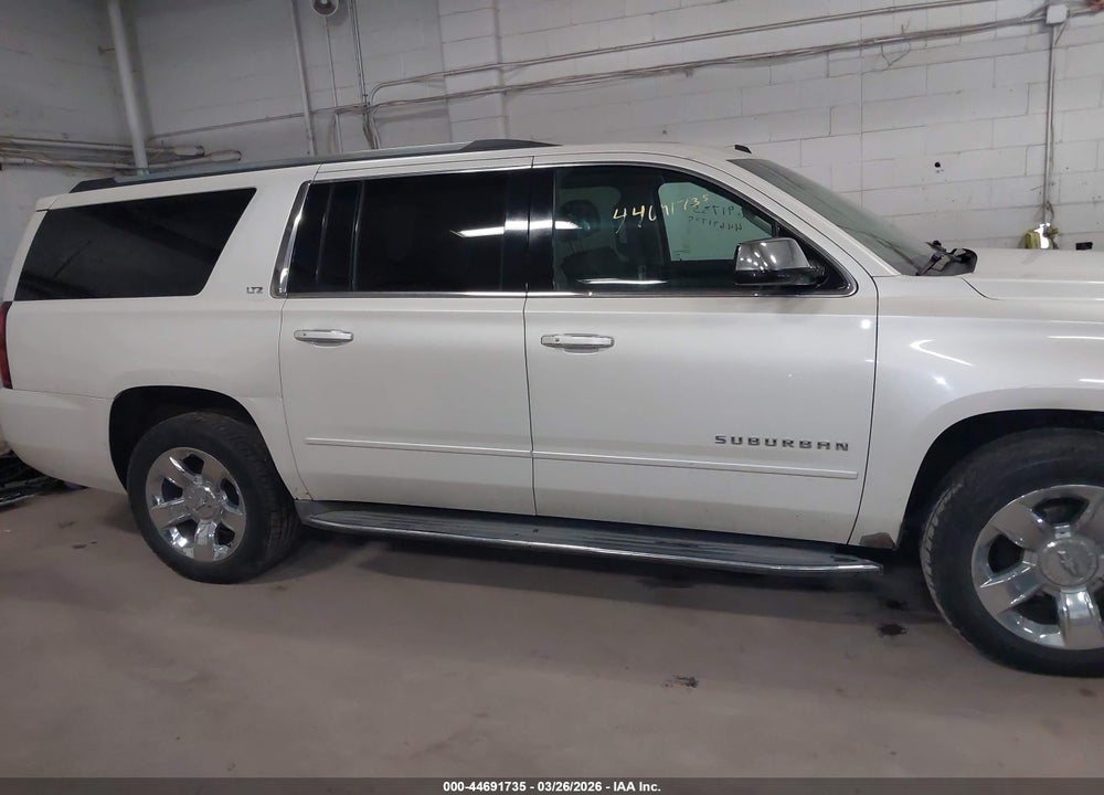 2015 CHEVROLET SUBURBAN 1500 LTZ VIN: 1GNSKKKC2FR180566