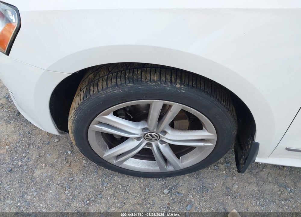 2013 VOLKSWAGEN PASSAT 2.0L TDI SEL PREMIUM VIN: 1VWCN7A37DC014981