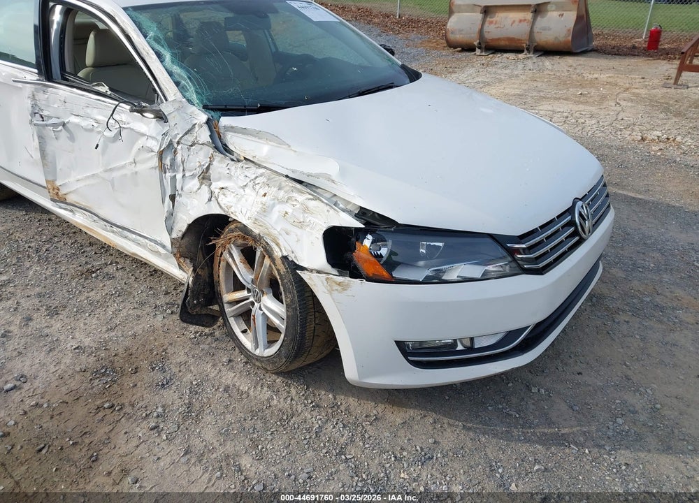 2013 VOLKSWAGEN PASSAT 2.0L TDI SEL PREMIUM VIN: 1VWCN7A37DC014981