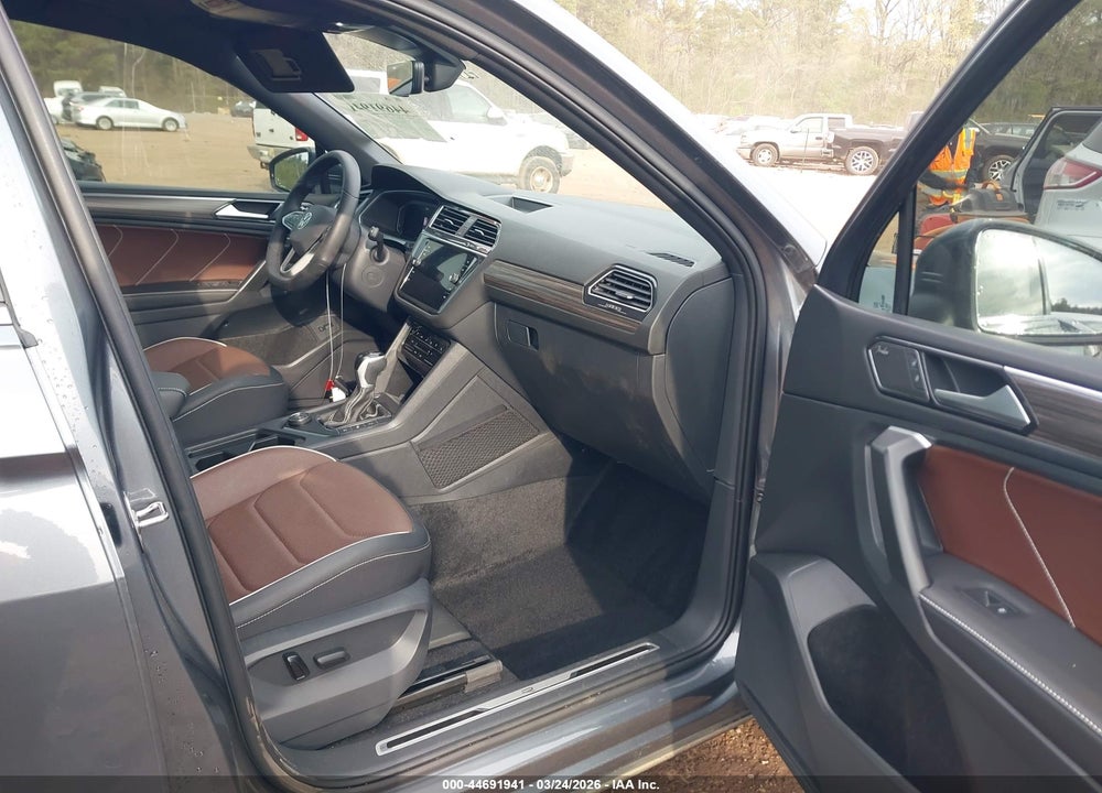 2024 VOLKSWAGEN TIGUAN 2.0T SEL R-LINE VIN: 3VV4B7AX2RM180562