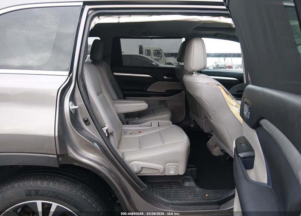 2016 TOYOTA HIGHLANDER XLE V6 VIN: 5TDKKRFHXGS503076