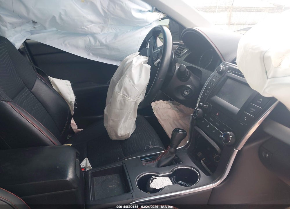 2015 TOYOTA CAMRY SE VIN: 4T1BF1FK0FU049248