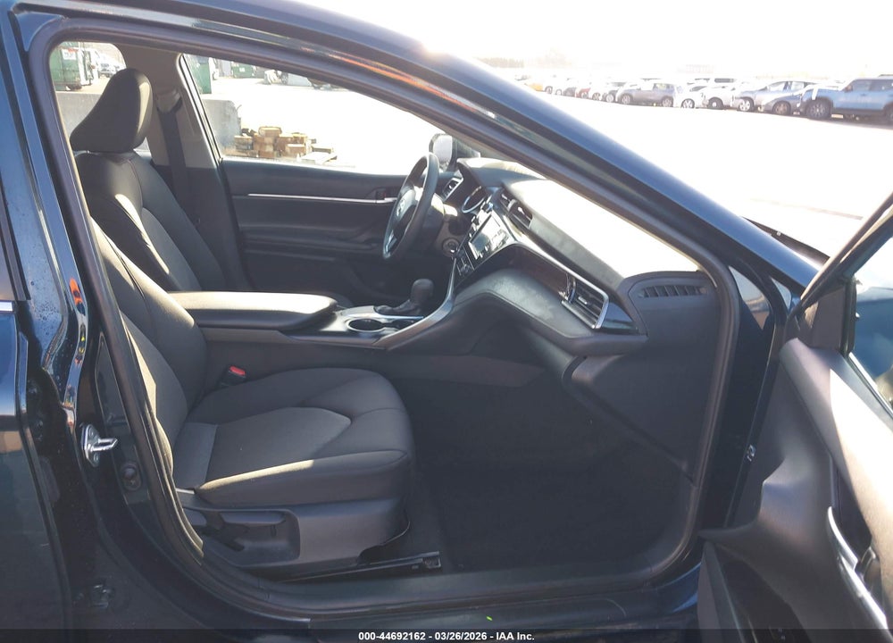 2019 TOYOTA CAMRY LE VIN: 4T1B11HK2KU794654