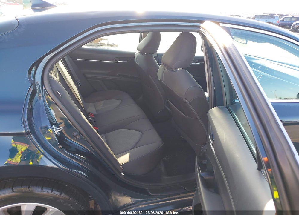 2019 TOYOTA CAMRY LE VIN: 4T1B11HK2KU794654