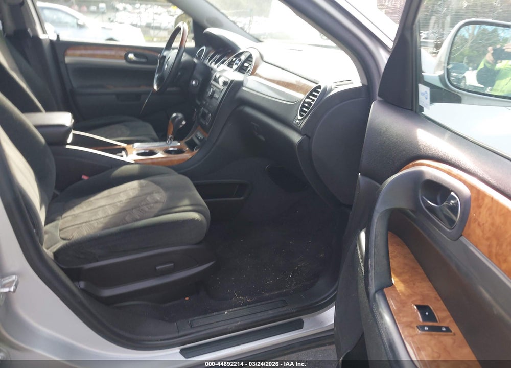 2011 BUICK ENCLAVE CX VIN: 5GAKRAED5BJ386168