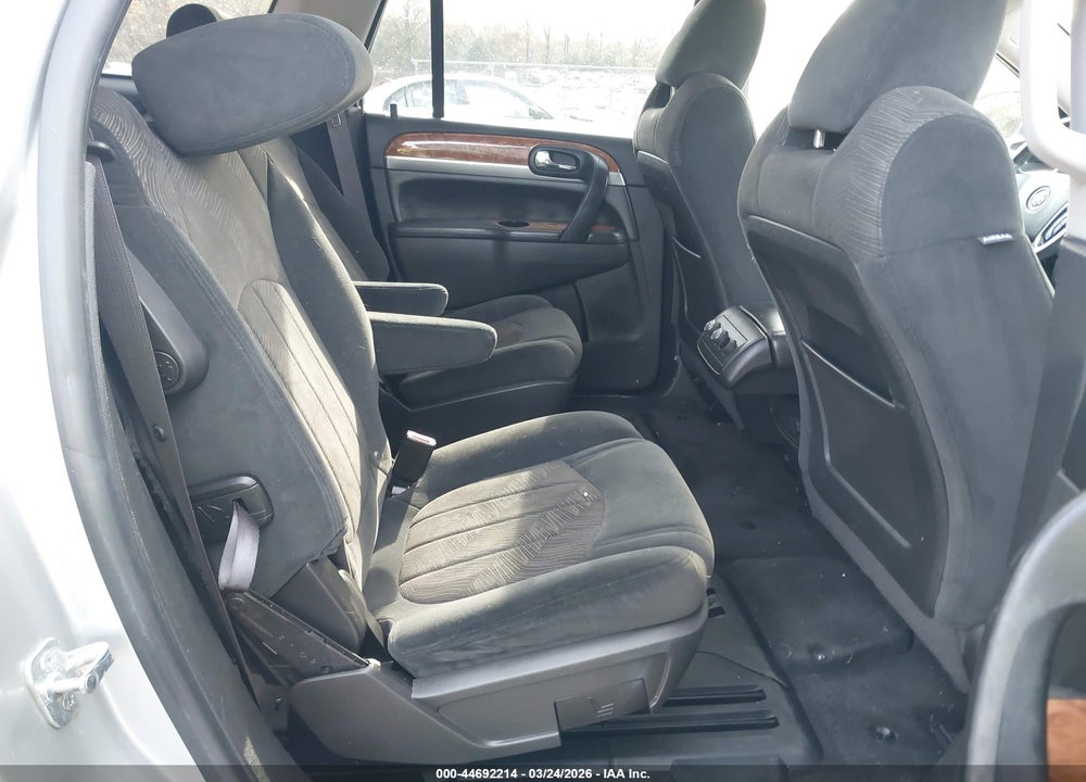 2011 BUICK ENCLAVE CX VIN: 5GAKRAED5BJ386168