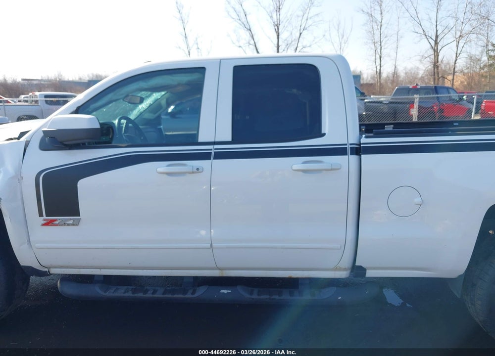 2017 CHEVROLET SILVERADO 1500 2LT VIN: 1GCVKREC3HZ109311