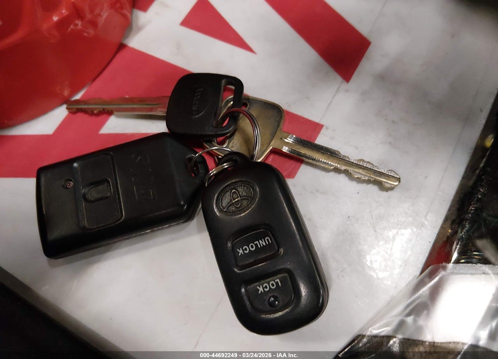 2004 TOYOTA MATRIX XR VIN: 2T1KR32E44C245453