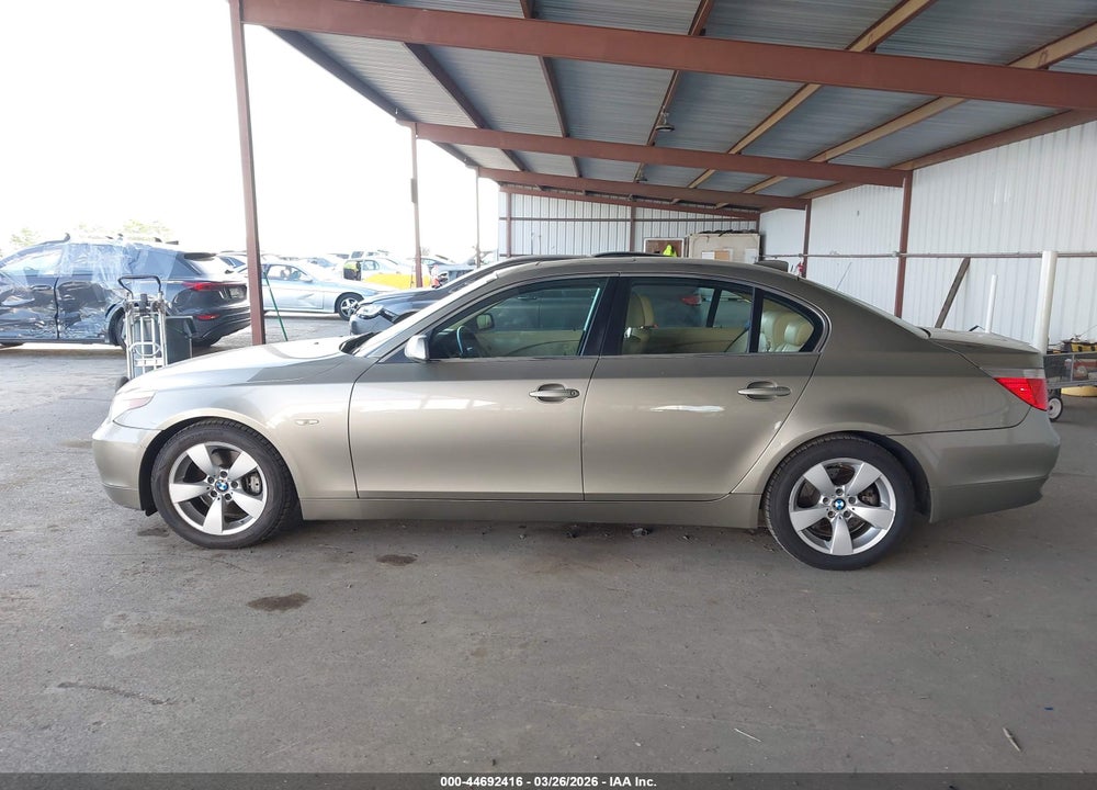 2007 BMW 525I VIN: WBANE53507CW62212