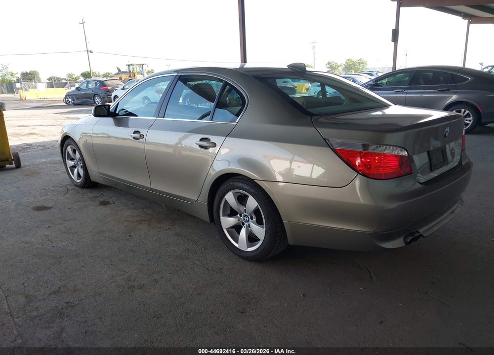 2007 BMW 525I VIN: WBANE53507CW62212