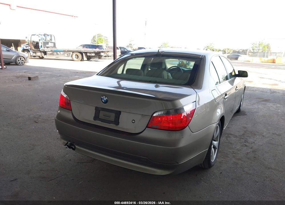 2007 BMW 525I VIN: WBANE53507CW62212