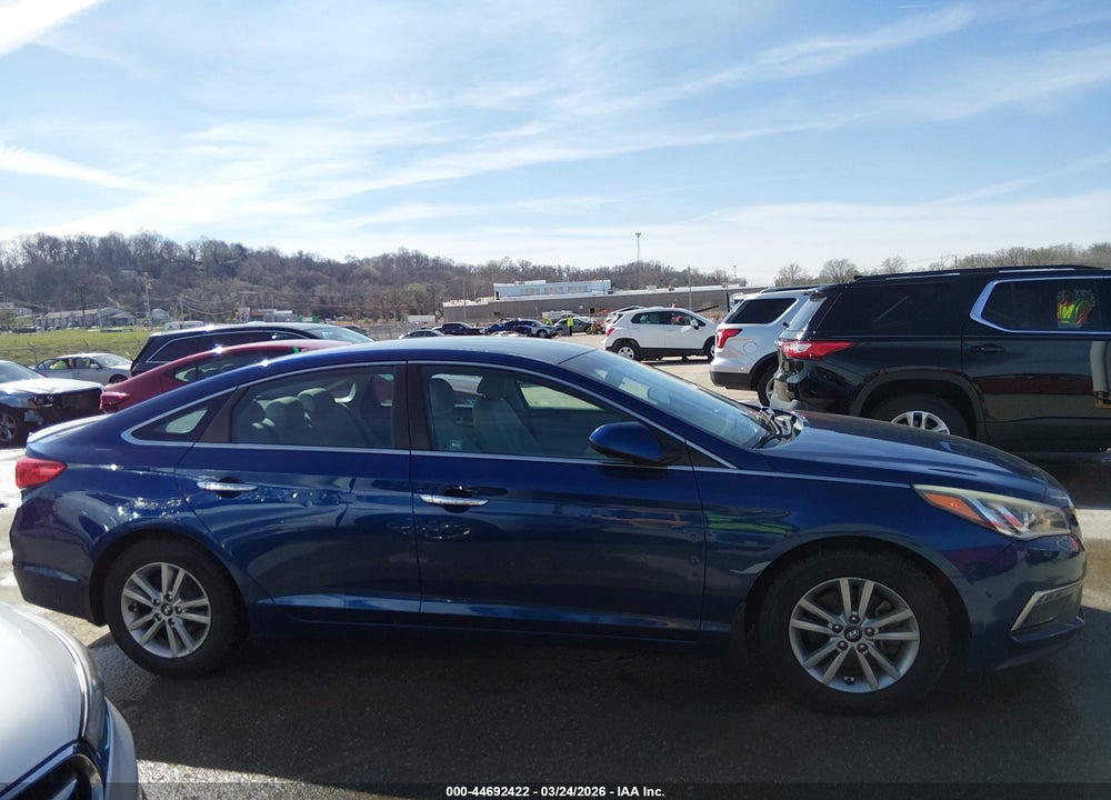 2015 HYUNDAI SONATA SE VIN: 5NPE24AFXFH181811