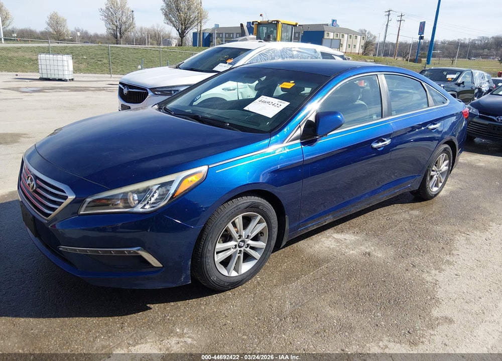 2015 HYUNDAI SONATA SE VIN: 5NPE24AFXFH181811