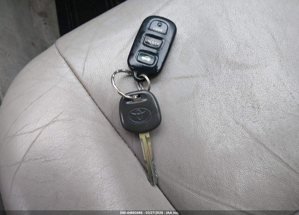 2002 TOYOTA CAMRY XLE V6 VIN: 4T1BF30K82U015198