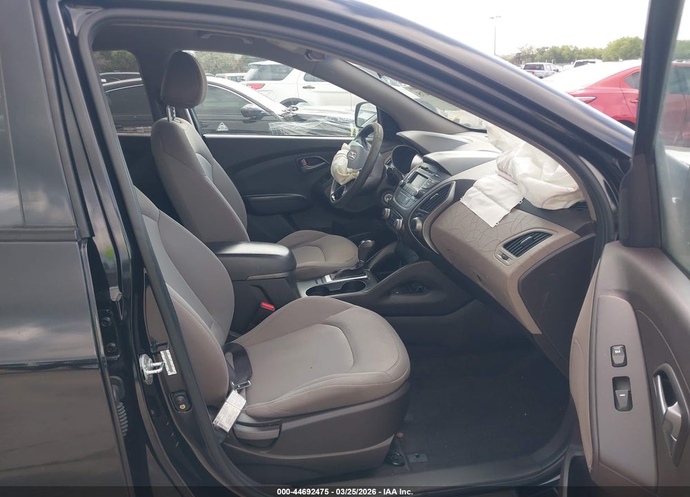 2015 HYUNDAI TUCSON VIN: KM8JT3AF1FU960425