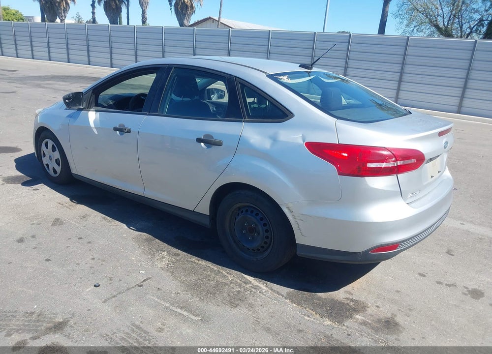 2015 FORD FOCUS S VIN: 1FADP3E21FL306775