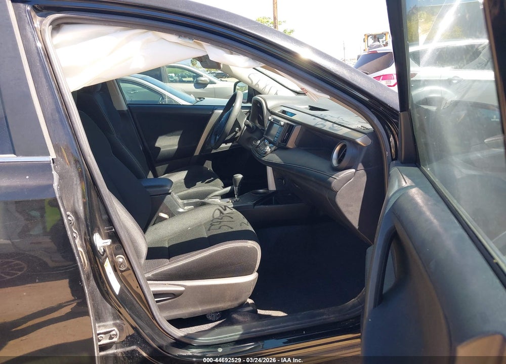 2015 TOYOTA RAV4 XLE VIN: 2T3WFREV7FW230897