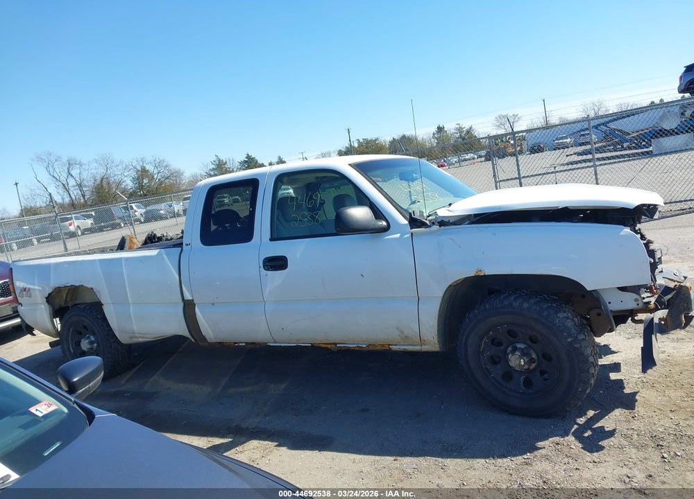 2005 CHEVROLET SILVERADO 1500 WORK TRUCK VIN: 1GCEK19T95E311021