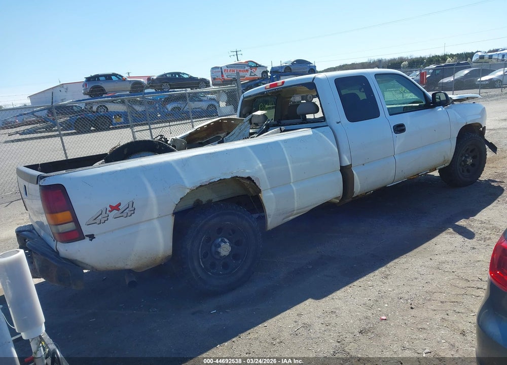 2005 CHEVROLET SILVERADO 1500 WORK TRUCK VIN: 1GCEK19T95E311021