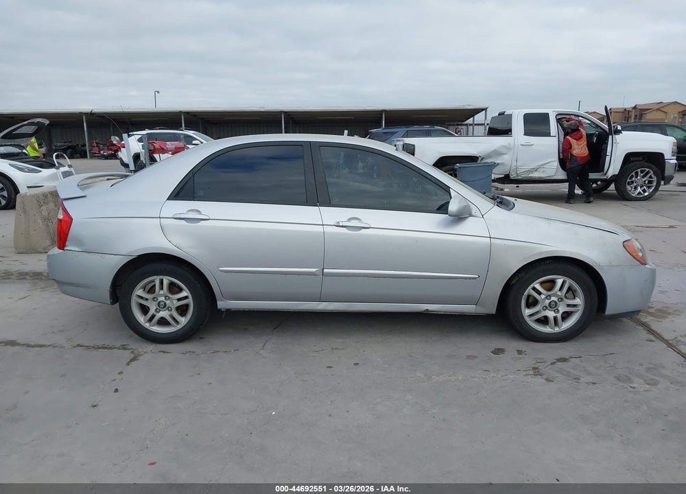 2004 KIA SPECTRA EX/LX VIN: KNAFE121745064520