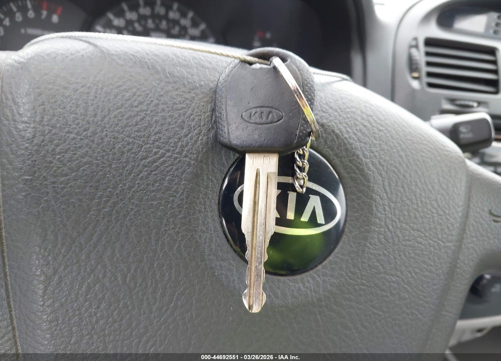 2004 KIA SPECTRA EX/LX VIN: KNAFE121745064520