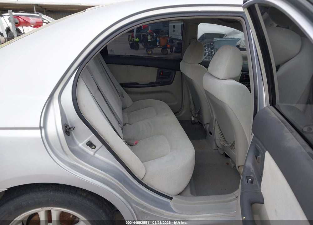 2004 KIA SPECTRA EX/LX VIN: KNAFE121745064520