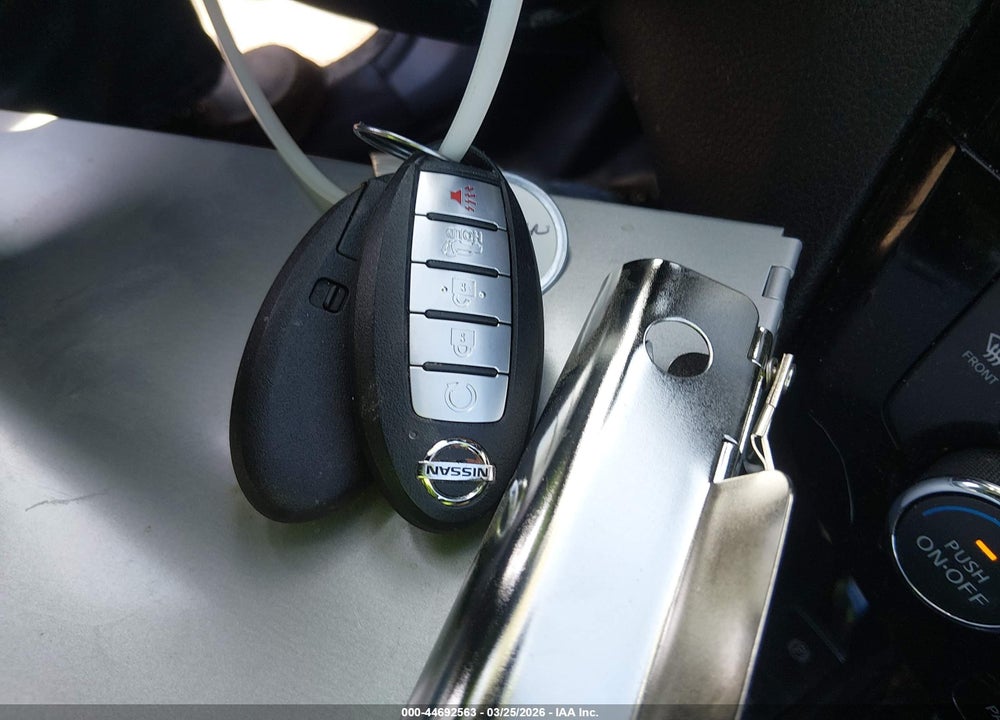 2019 NISSAN ROGUE SL VIN: 5N1AT2MV7KC813684