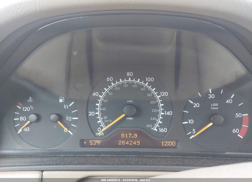 1998 MERCEDES-BENZ E 300 DIESEL VIN: WDBJF25FXWA655182