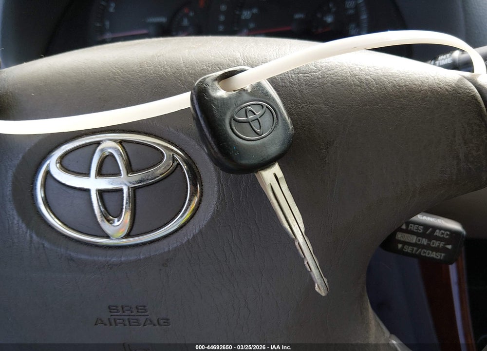 2004 TOYOTA CAMRY XLE V6 VIN: 4T1BF32K44U575610