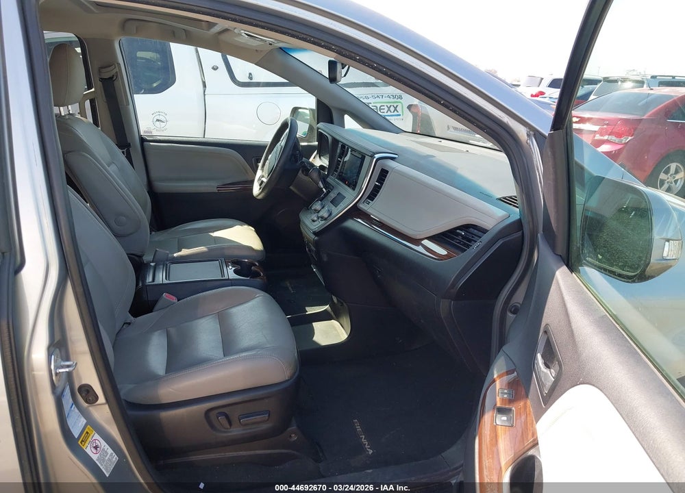 2017 TOYOTA SIENNA LIMITED 7 PASSENGER VIN: 5TDDZ3DC5HS148683