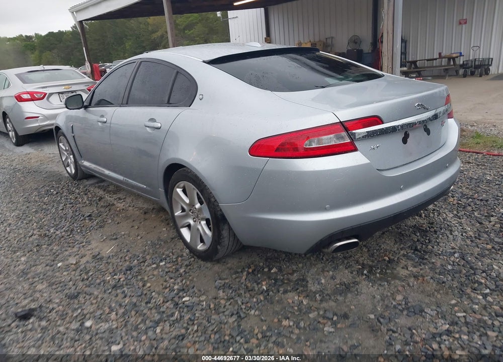 2011 JAGUAR XF VIN: SAJWA0FB8BLR93671