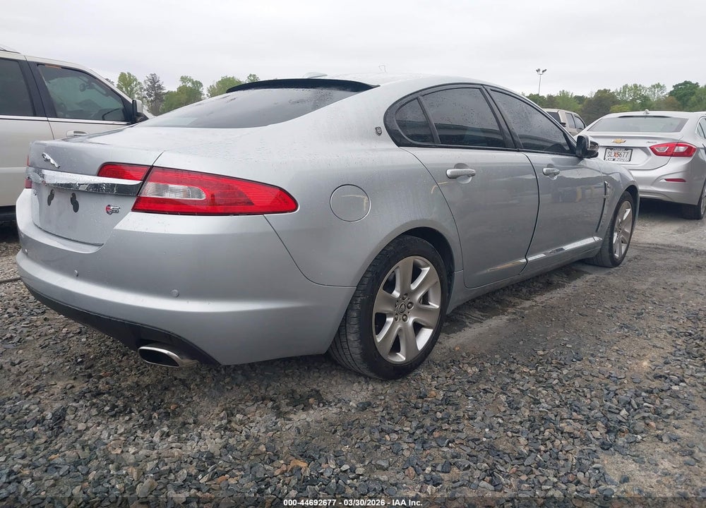 2011 JAGUAR XF VIN: SAJWA0FB8BLR93671