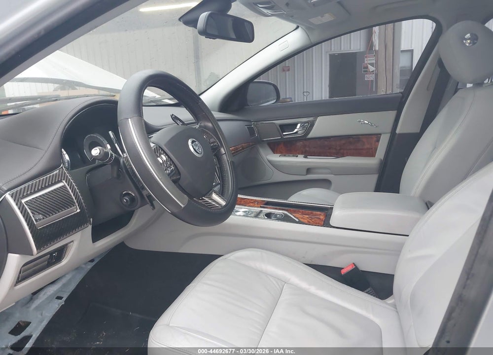 2011 JAGUAR XF VIN: SAJWA0FB8BLR93671