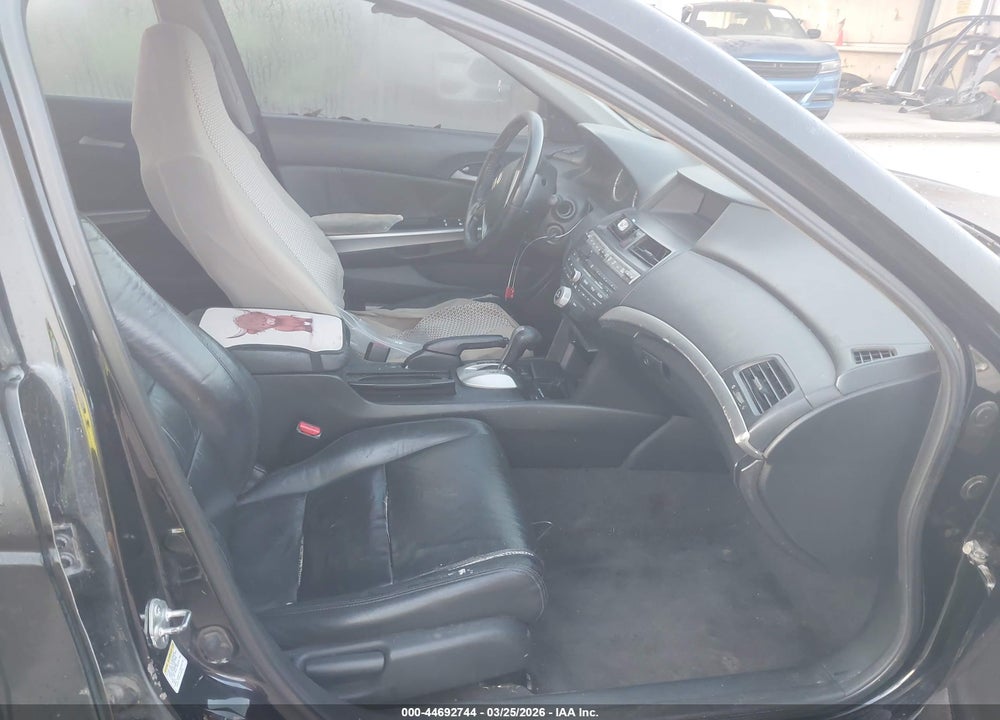 2010 HONDA ACCORD 2.4 EX-L VIN: 1HGCP2F83AA024310