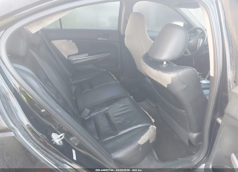 2010 HONDA ACCORD 2.4 EX-L VIN: 1HGCP2F83AA024310