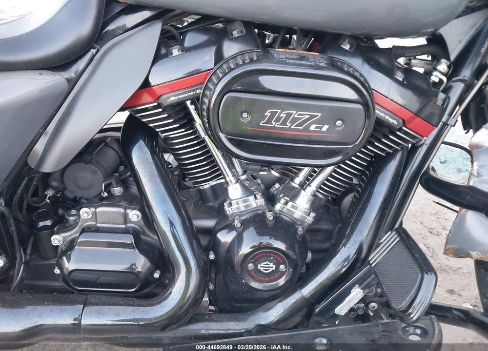 2018 HARLEY-DAVIDSON FLTRXSE CVO ROAD GLIDE VIN: 1HD1TCL19JB953425
