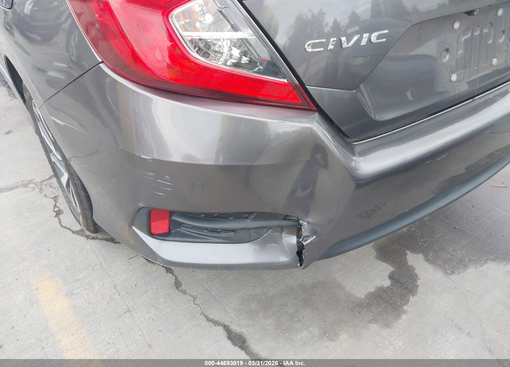 2018 HONDA CIVIC EX VIN: 19XFC2F70JE209409
