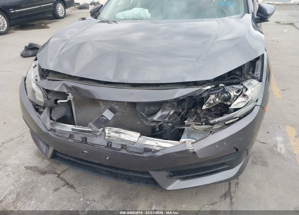 2018 HONDA CIVIC EX VIN: 19XFC2F70JE209409