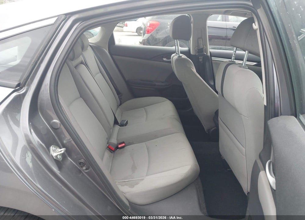 2018 HONDA CIVIC EX VIN: 19XFC2F70JE209409