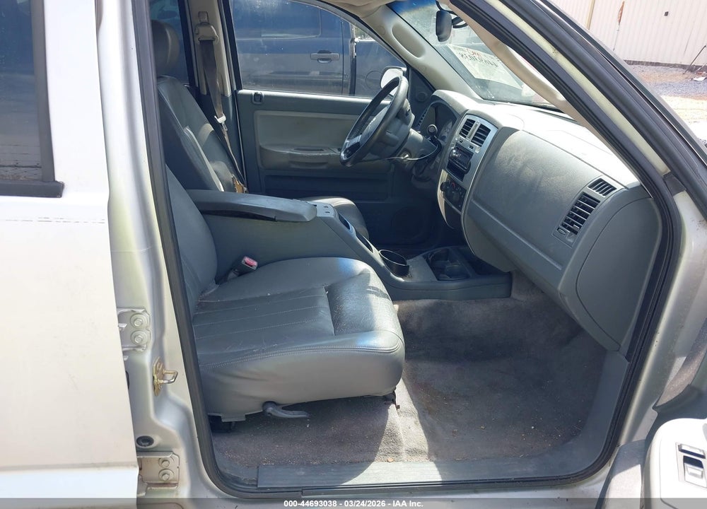 2005 DODGE DAKOTA LARAMIE VIN: 1D7HE58N95S138218
