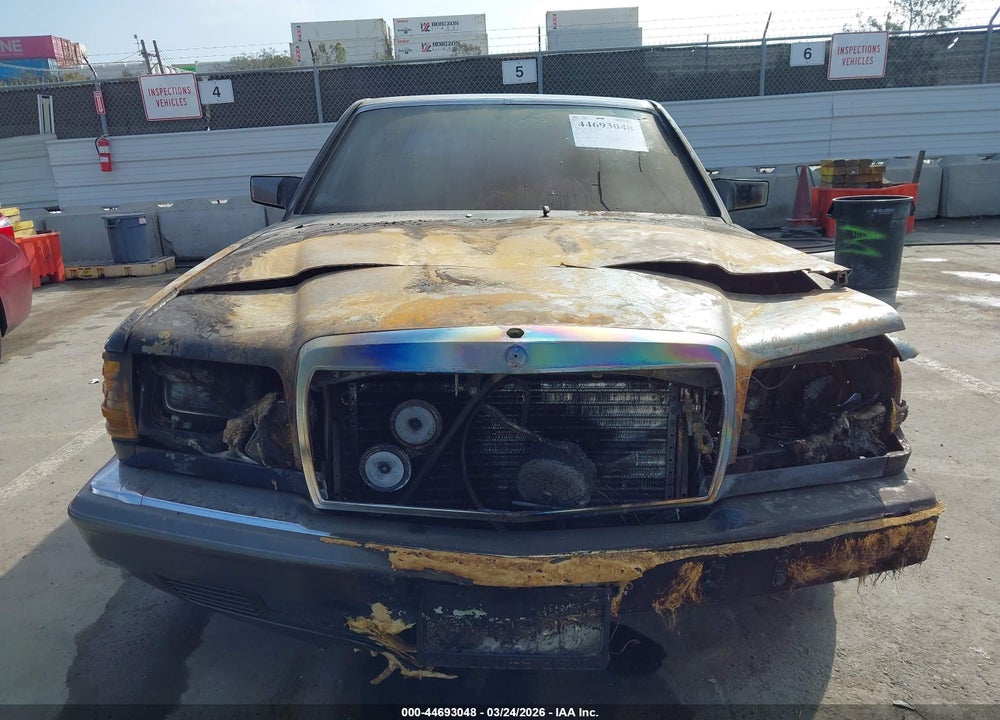 1985 MERCEDES-BENZ 380 SE VIN: WDBCA32C8FA158719
