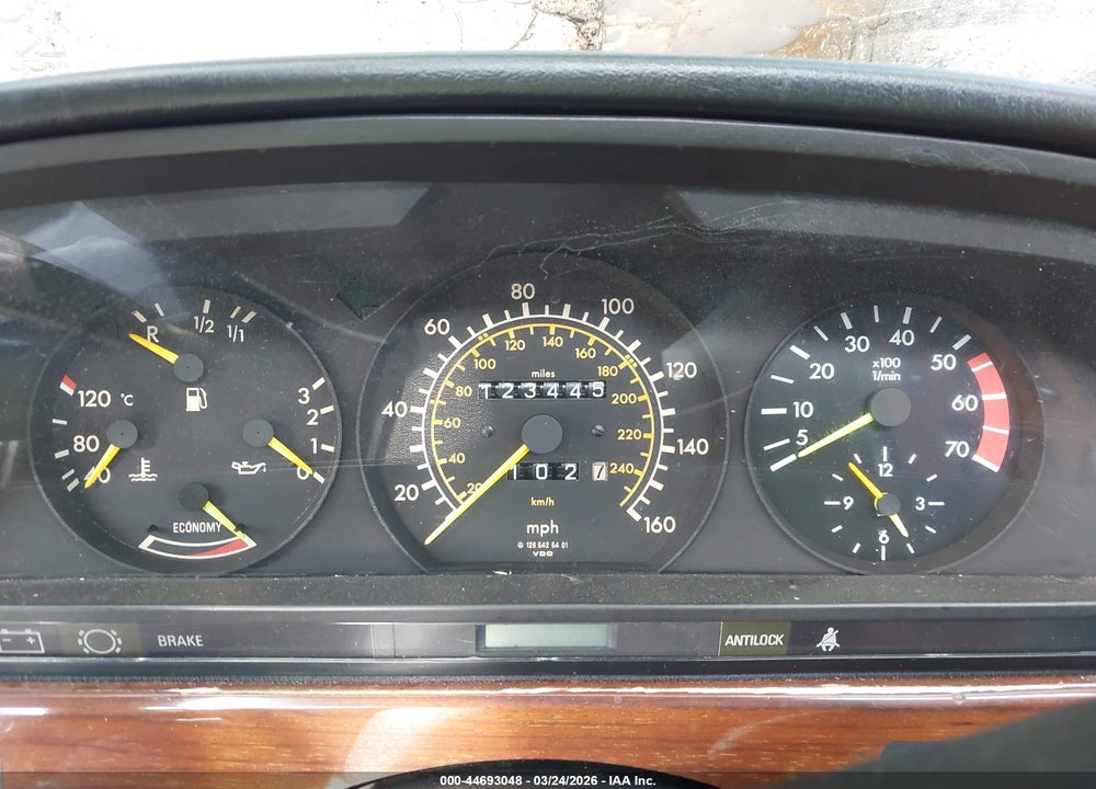 1985 MERCEDES-BENZ 380 SE VIN: WDBCA32C8FA158719