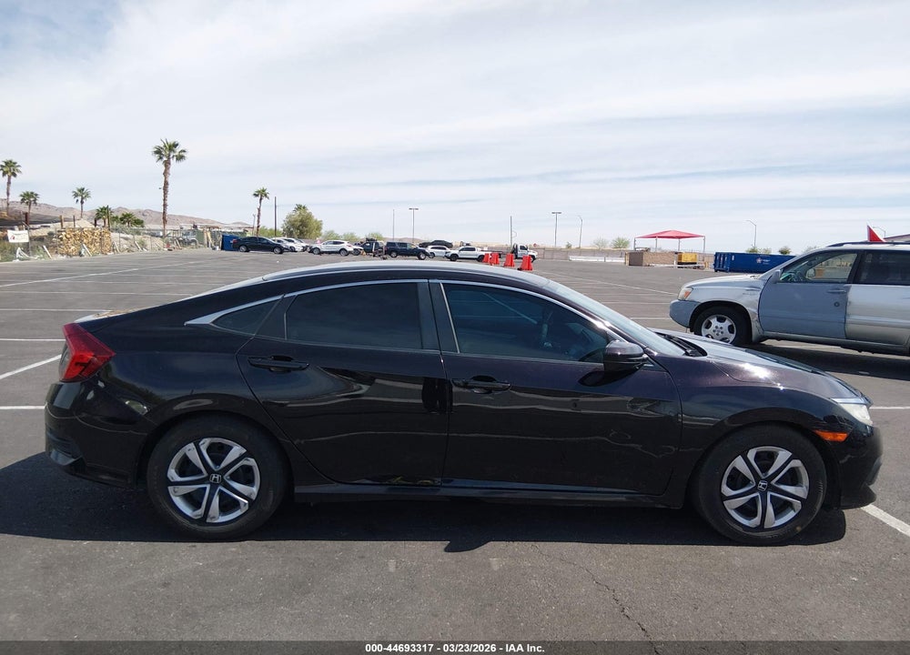2018 HONDA CIVIC LX VIN: 2HGFC2F59JH537030