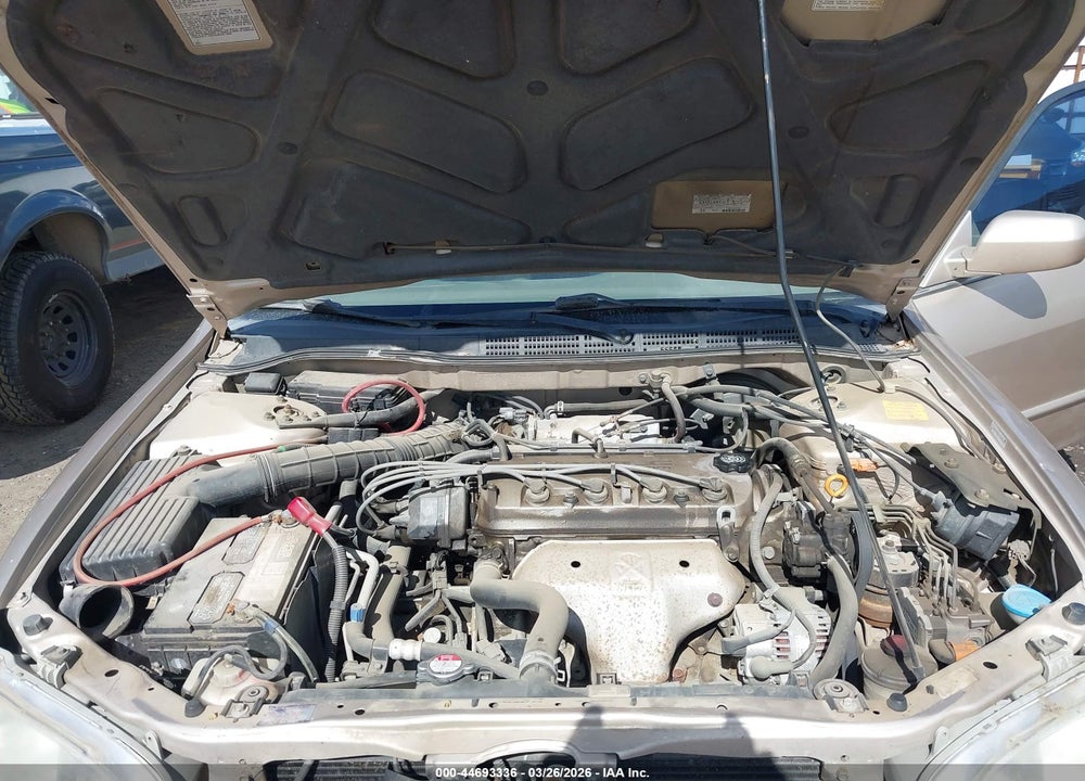 2000 HONDA ACCORD 2.3 SE VIN: 1HGCG5671YA042761