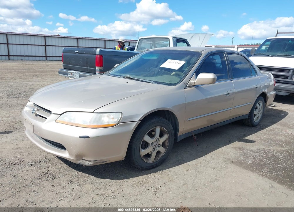 2000 HONDA ACCORD 2.3 SE VIN: 1HGCG5671YA042761