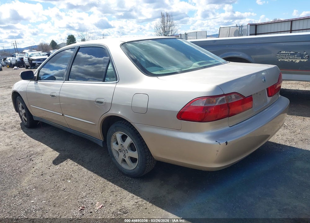 2000 HONDA ACCORD 2.3 SE VIN: 1HGCG5671YA042761