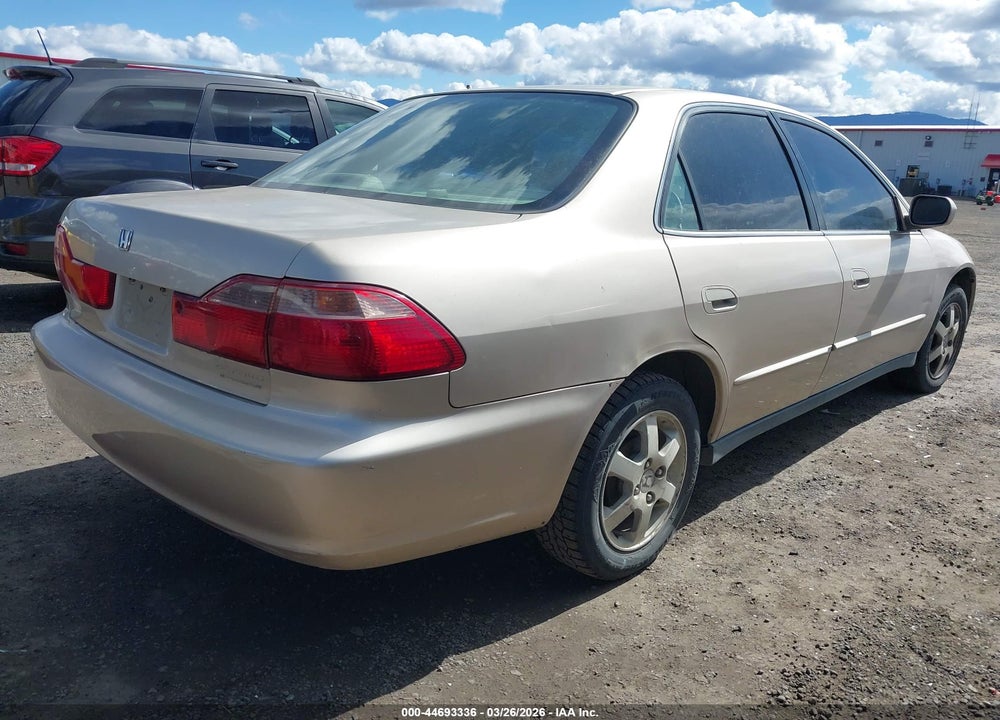 2000 HONDA ACCORD 2.3 SE VIN: 1HGCG5671YA042761